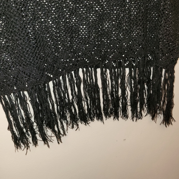 Torrid cropped fringe sweater size 0 - Picture 3 of 4